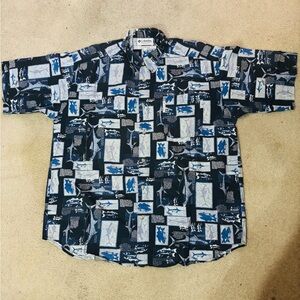 Columbia Men's Navy and Light Blue Graphic Shirt